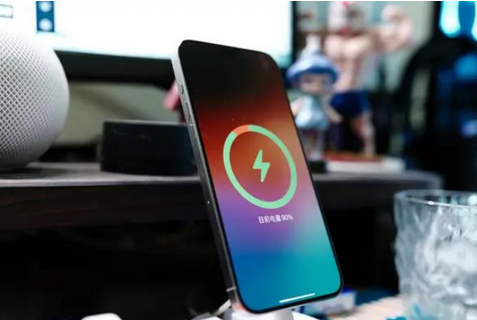 代县苹果15换屏服务分享用什么充电器给iPhone15充电更好 